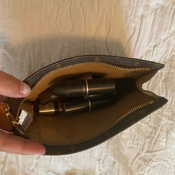 Authentic PM toiletry - Picture 5 of 5